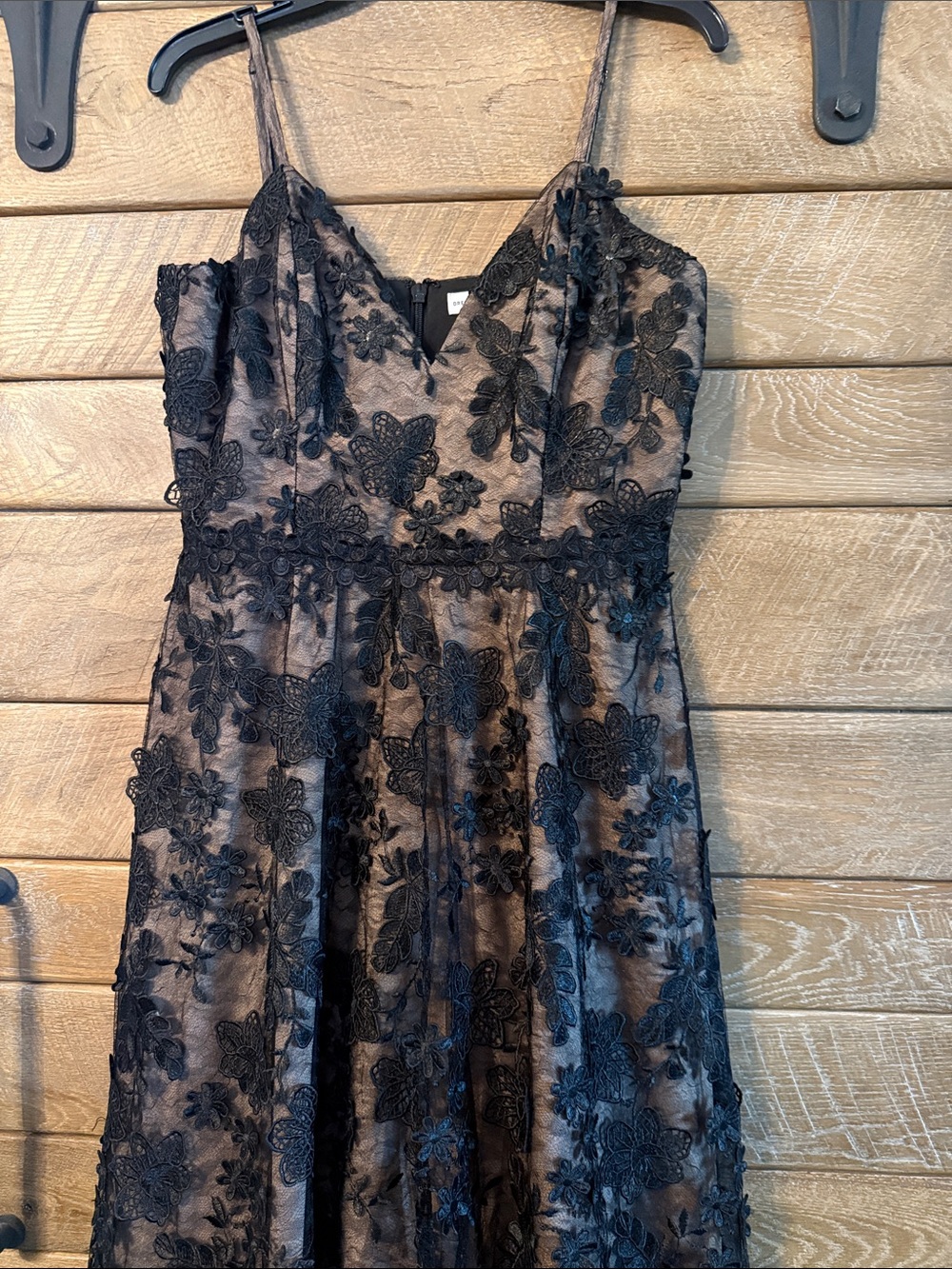 Dress the Population Womens Tahani Plunge Neckline Fit and Flare Dress - Picture 6 of 8